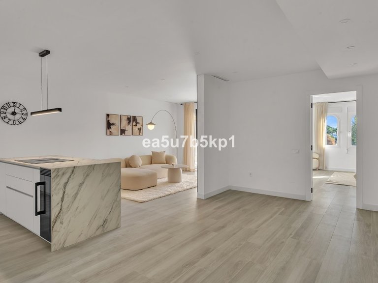 Apartment for Sale in Nueva Andalucía, Malaga 8