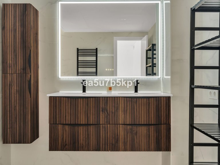 Apartment for Sale in Nueva Andalucía, Malaga 9