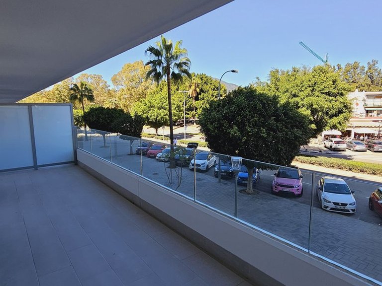 Apartment for Sale in Nueva Andalucía, Malaga 1