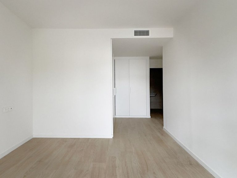 Apartment for Sale in Nueva Andalucía, Malaga 16