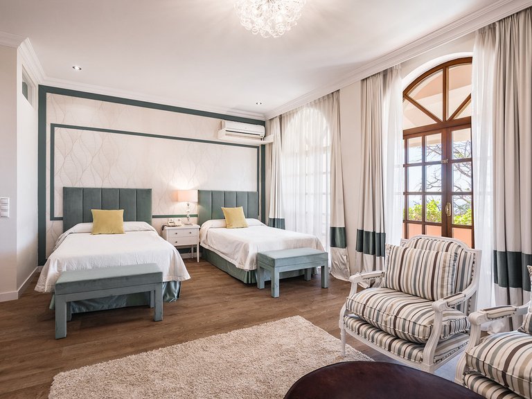 Villa for Sale in The Golden Mile, Malaga 14