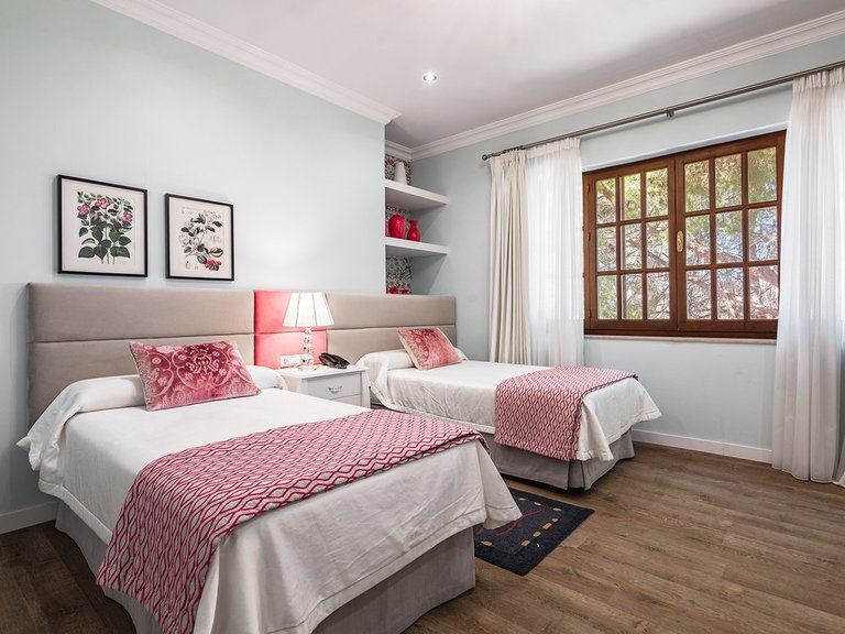 Villa for Sale in The Golden Mile, Malaga 20