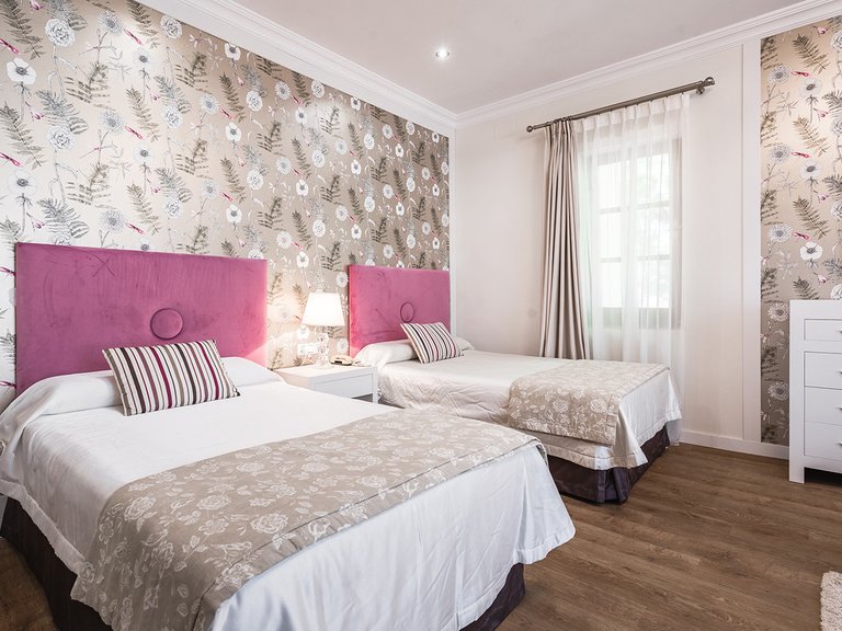 Villa for Sale in The Golden Mile, Malaga 21
