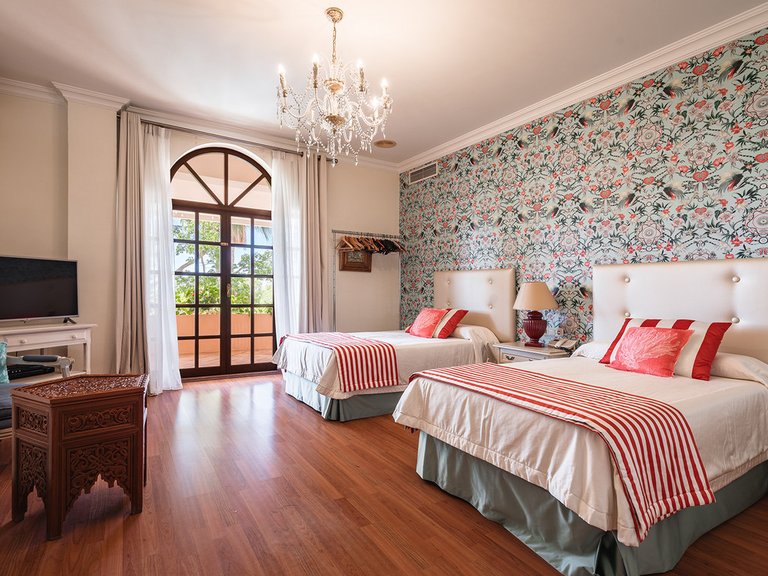 Villa for Sale in The Golden Mile, Malaga 25