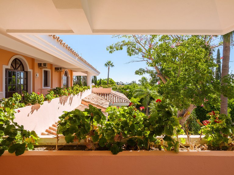 Villa for Sale in The Golden Mile, Malaga 27