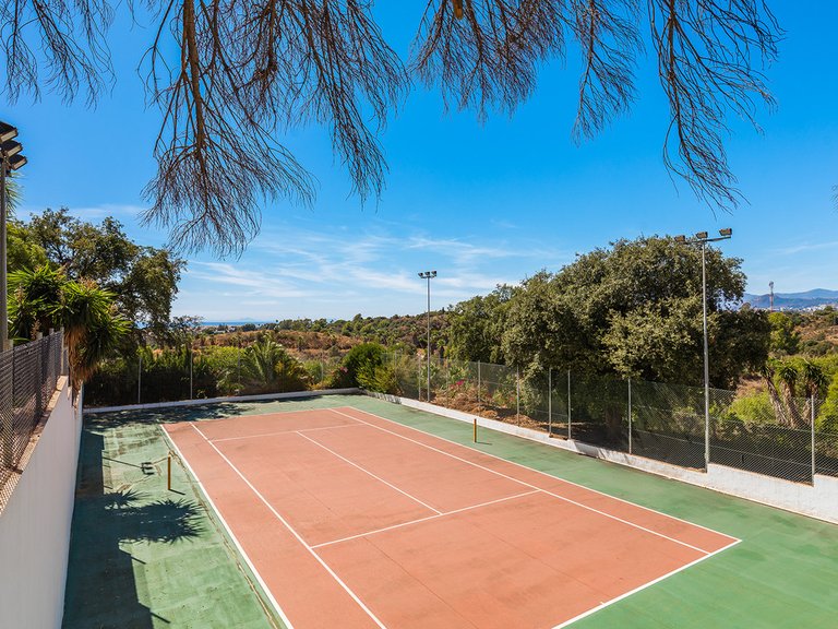 Villa for Sale in The Golden Mile, Malaga 35