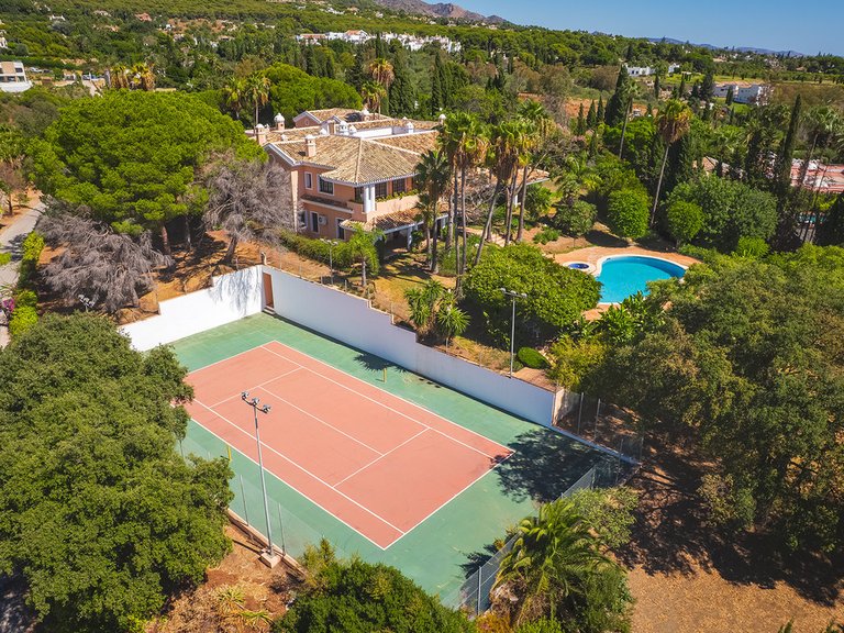 Villa for Sale in The Golden Mile, Malaga 36