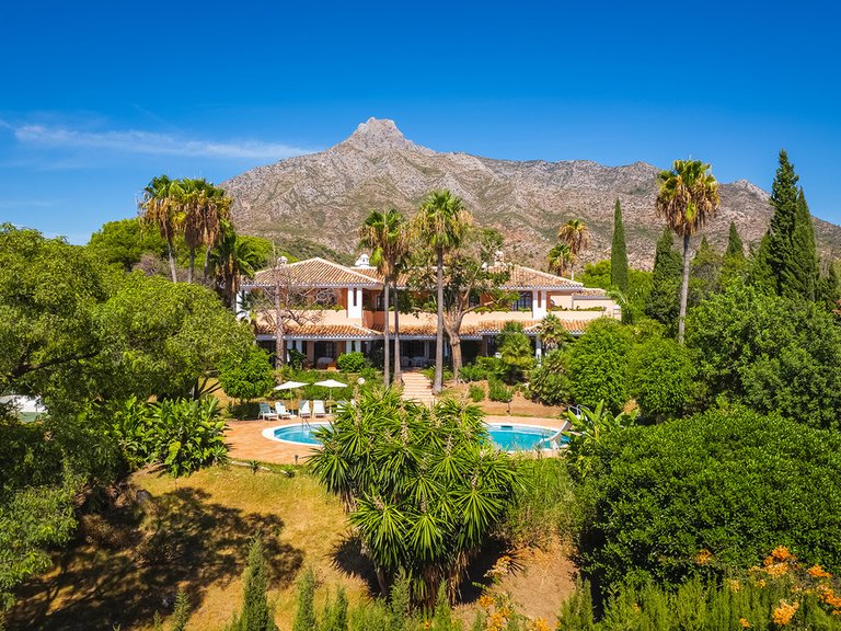 Villa for Sale in The Golden Mile, Malaga 38