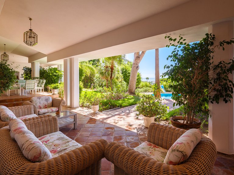 Villa for Sale in The Golden Mile, Malaga 4