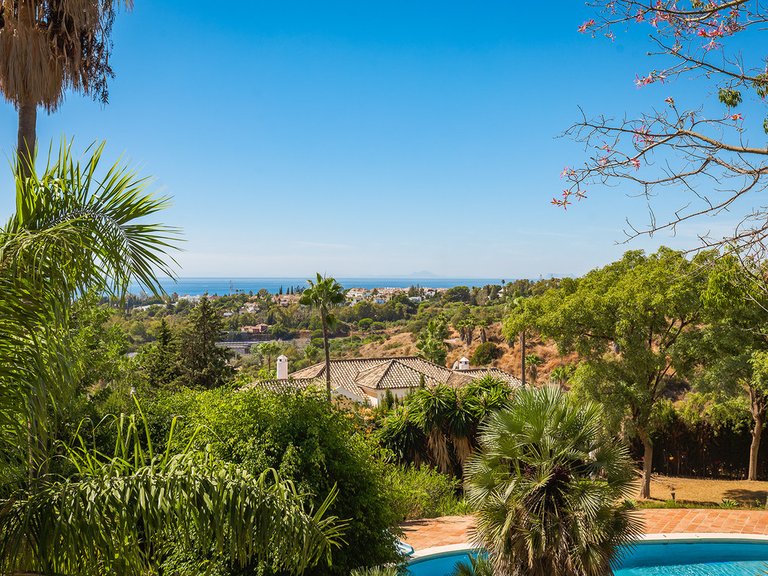 Villa for Sale in The Golden Mile, Malaga 41