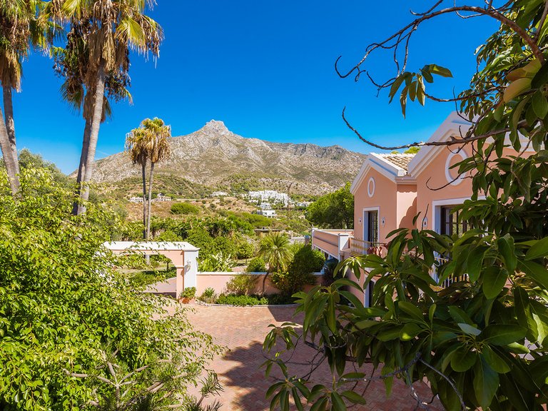 Villa for Sale in The Golden Mile, Malaga 44