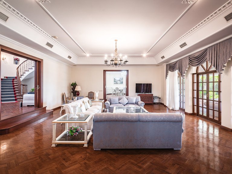 Villa for Sale in The Golden Mile, Malaga 7