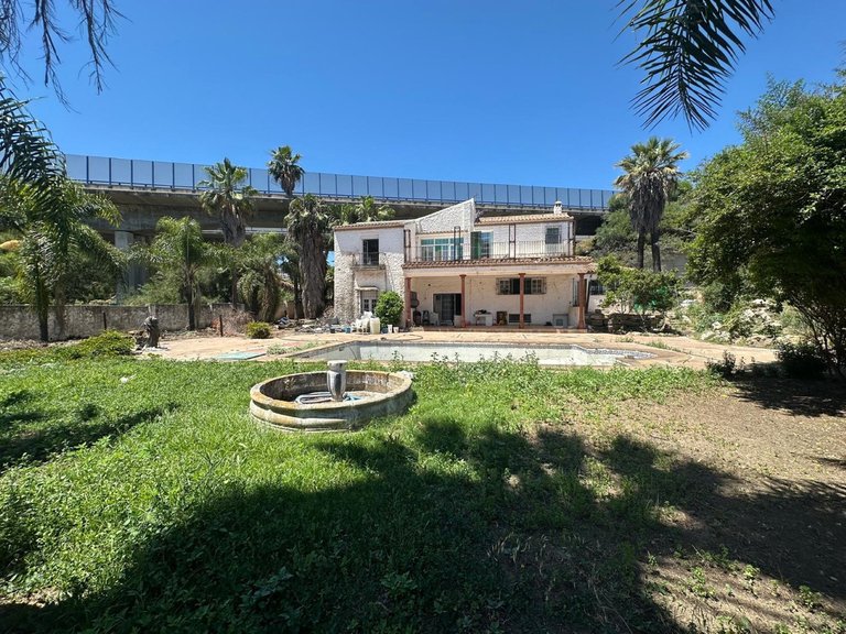 Villa for Sale in Nueva Andalucía, Malaga 1