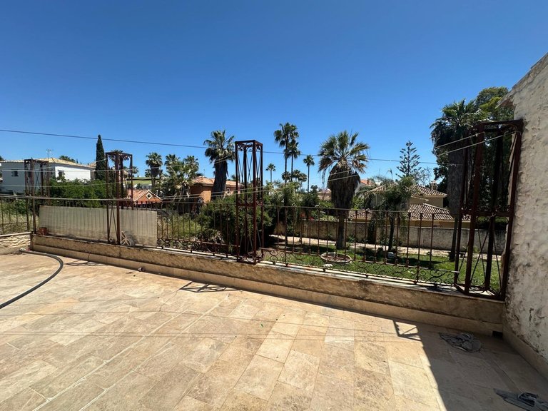 Villa for Sale in Nueva Andalucía, Malaga 12