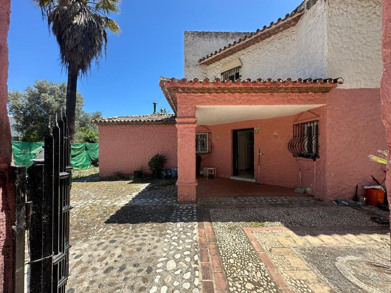 Villa for Sale in Nueva Andalucía, Malaga 15