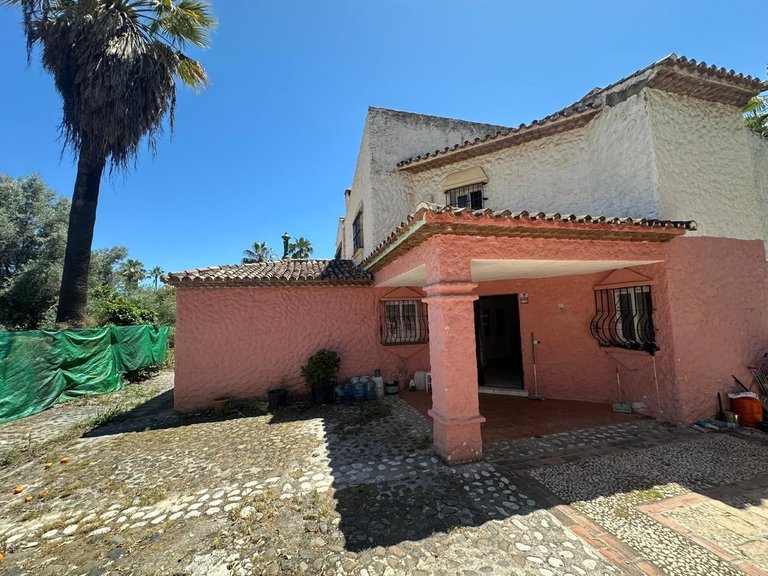 Villa for Sale in Nueva Andalucía, Malaga 3