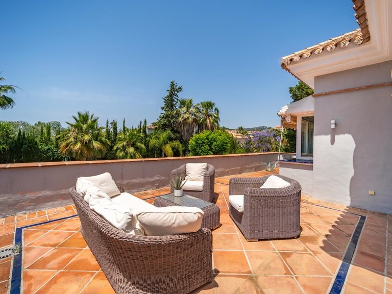 Villa for Sale in Nueva Andalucía, Malaga 26