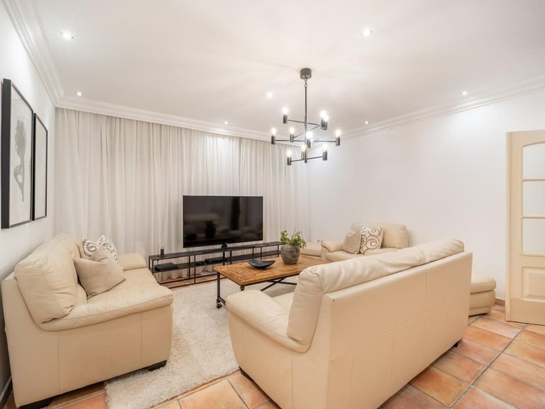 Villa for Sale in Nueva Andalucía, Malaga 27