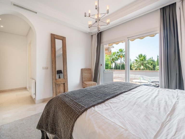 Villa for Sale in Nueva Andalucía, Malaga 29