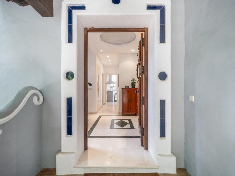Villa for Sale in Nueva Andalucía, Malaga 31