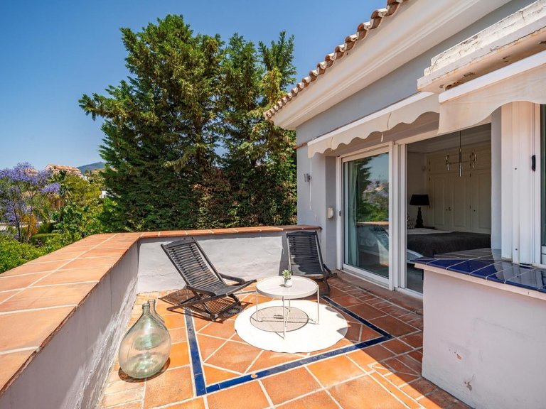 Villa for Sale in Nueva Andalucía, Malaga 32