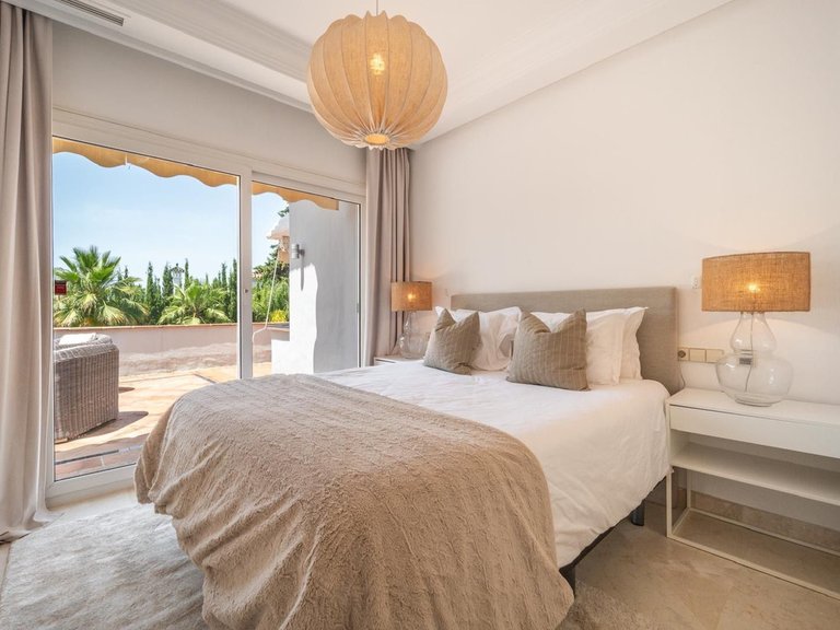 Villa for Sale in Nueva Andalucía, Malaga 34