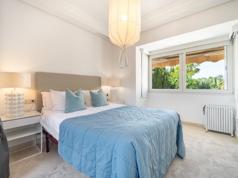Villa for Sale in Nueva Andalucía, Malaga 35