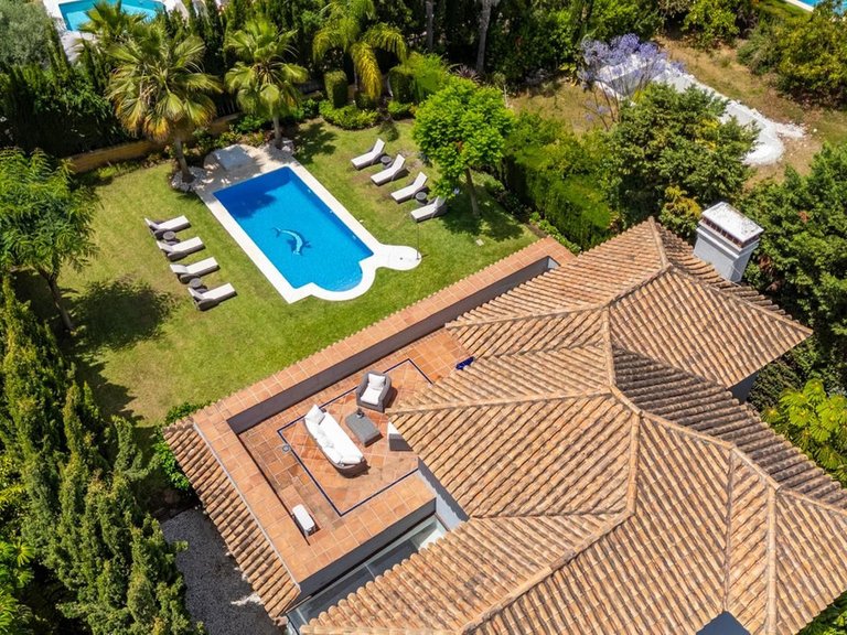 Villa for Sale in Nueva Andalucía, Malaga 7