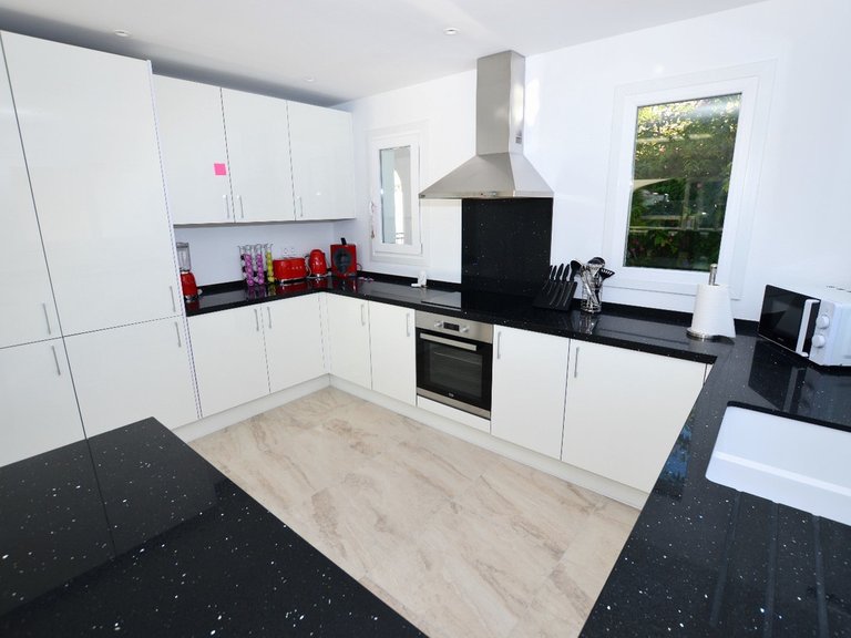 Villa for Sale in Benalmadena Pueblo, Malaga 11