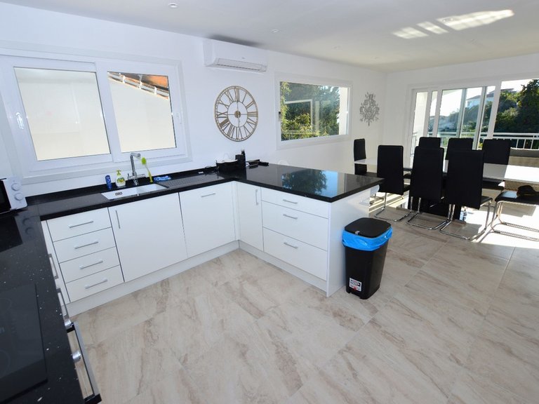 Villa for Sale in Benalmadena Pueblo, Malaga 12
