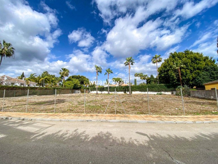 Plot for Sale in Guadalmina Baja, Malaga 3