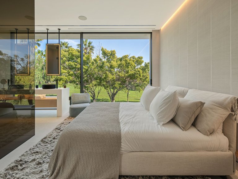 Villa for Sale in The Golden Mile, Malaga 20