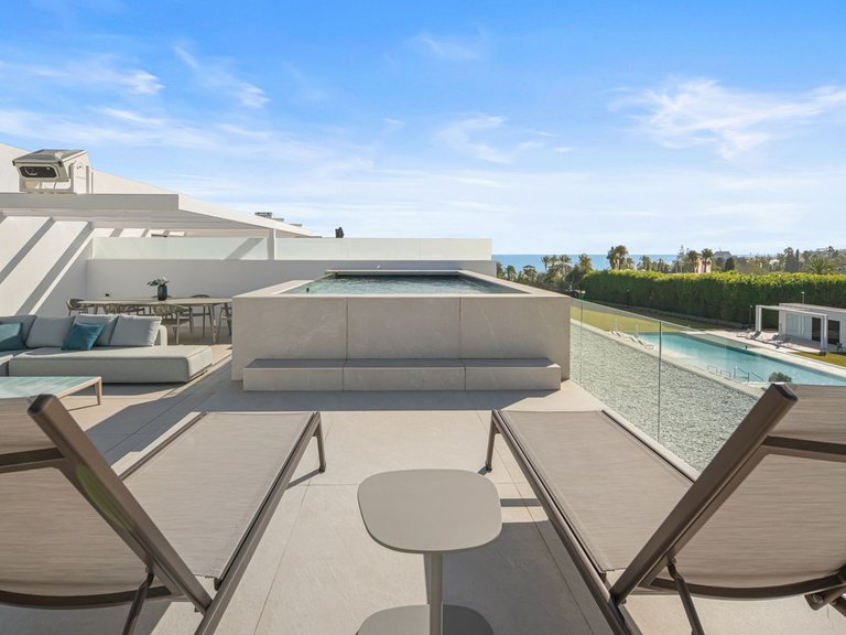 Villa for Sale in The Golden Mile, Malaga 47
