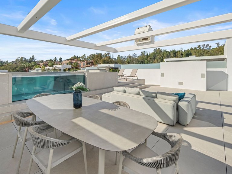 Villa for Sale in The Golden Mile, Malaga 48