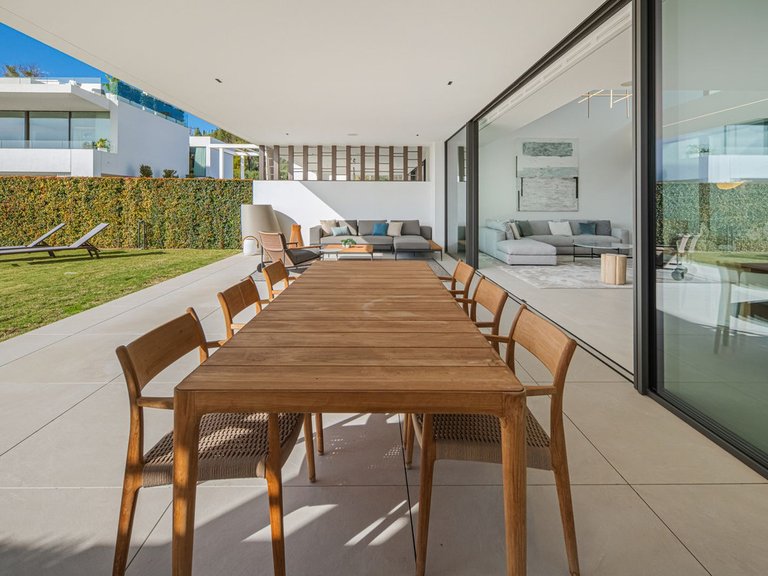 Villa for Sale in The Golden Mile, Malaga 50
