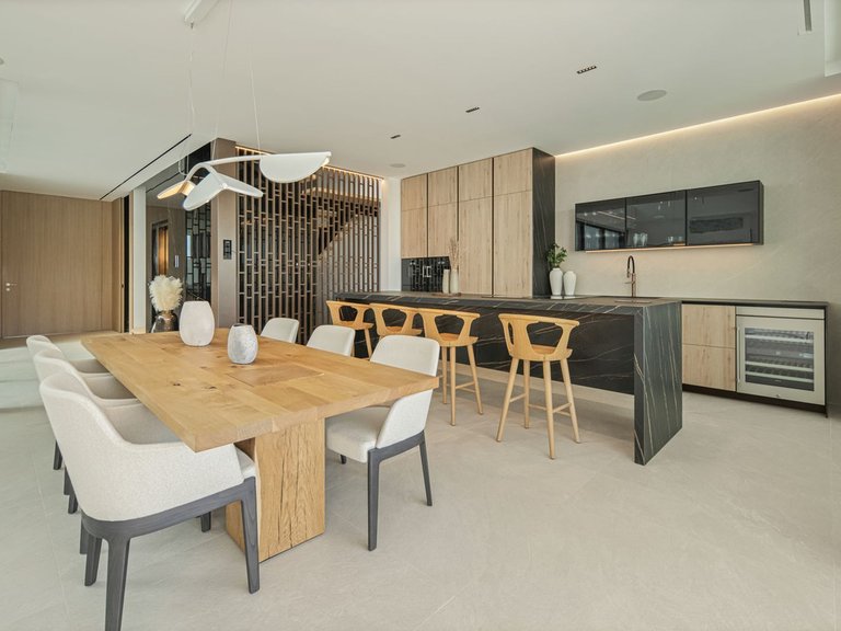 Villa for Sale in The Golden Mile, Malaga 9