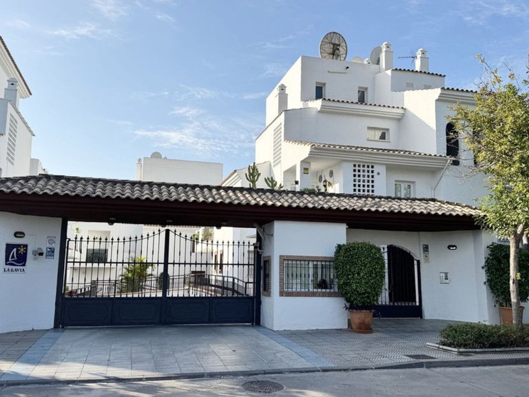 Apartment for Sale in San Pedro De Alcántara, Malaga 17