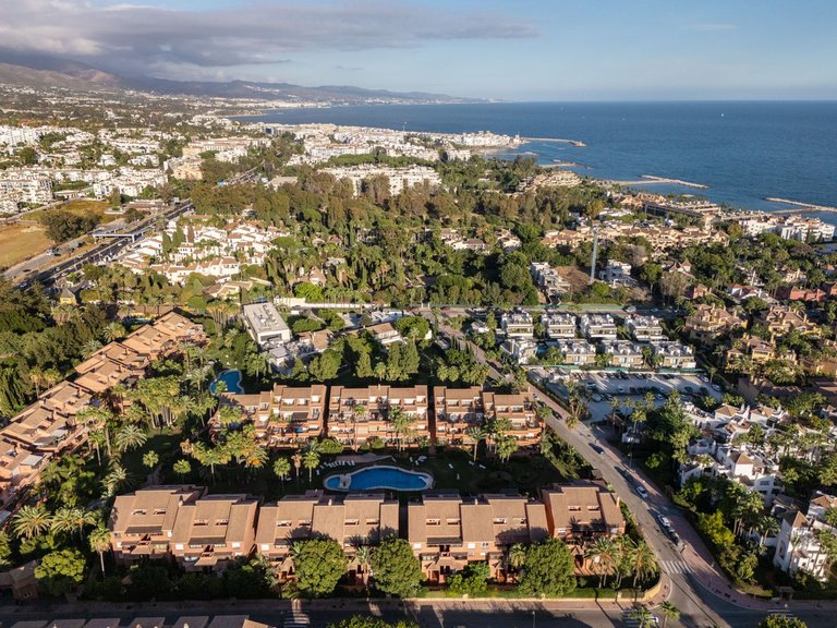 Apartment for Sale in Puerto Banús, Malaga 1