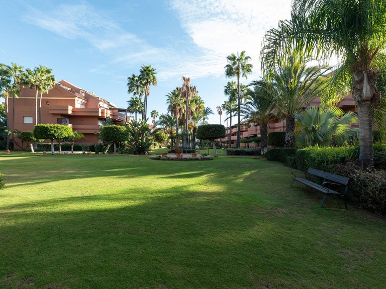 Apartment for Sale in Puerto Banús, Malaga 21