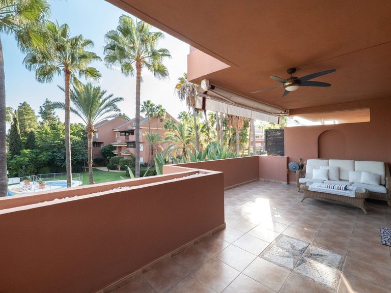 Apartment for Sale in Puerto Banús, Malaga 4