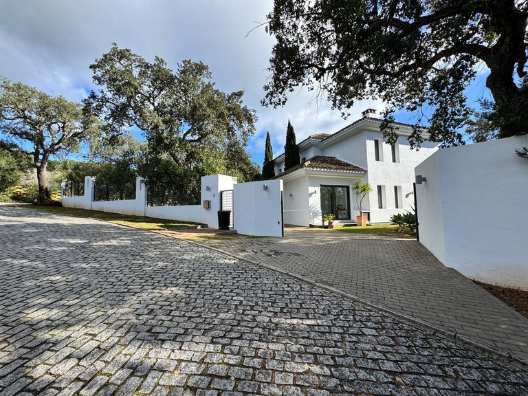 Villa for Sale in Sotogrande, Cadiz 12