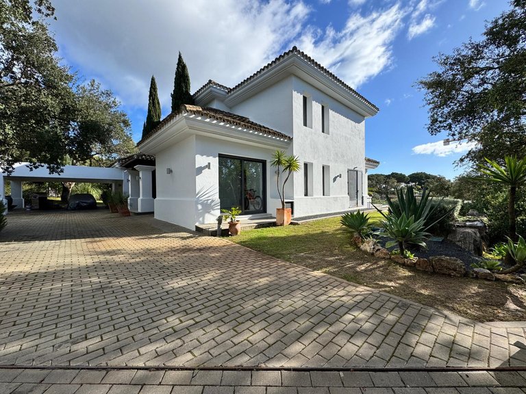 Villa for Sale in Sotogrande, Cadiz 5