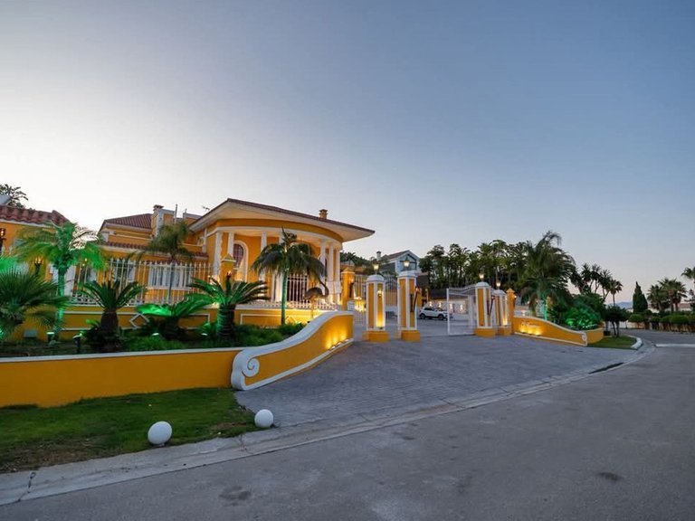 Villa for Sale in Sotogrande Alto, Cadiz 3