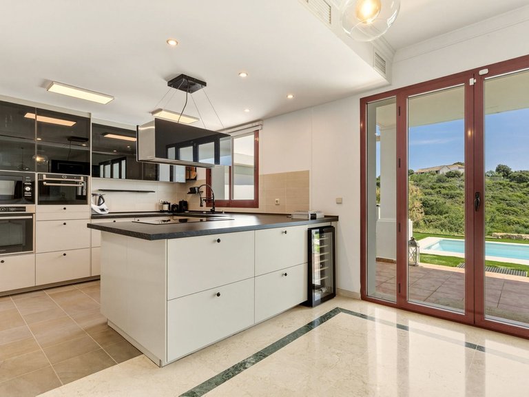 Villa for Sale in Doña Julia, Malaga 3