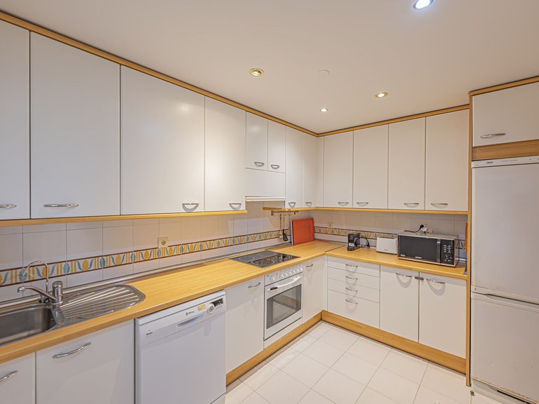 Apartment for Sale in Costalita, Malaga 11
