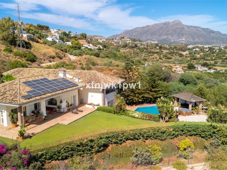 Villa for Sale in Benahavís, Malaga 1