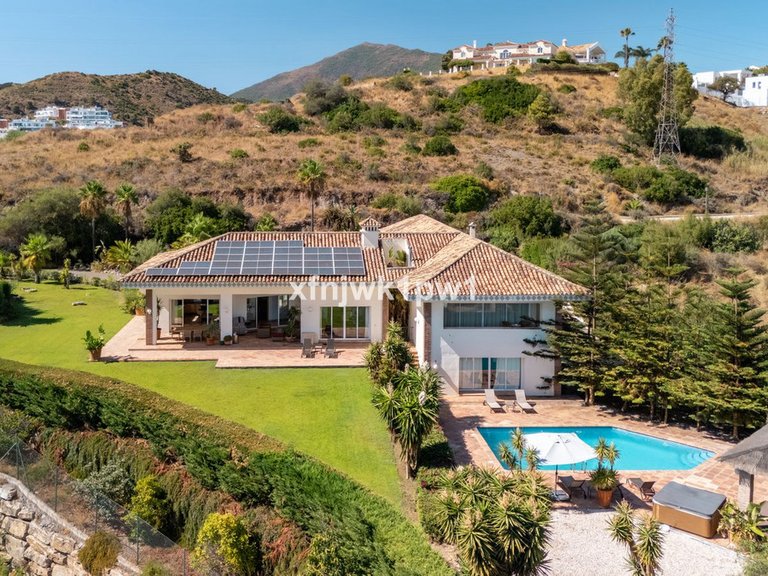 Villa for Sale in Benahavís, Malaga 2