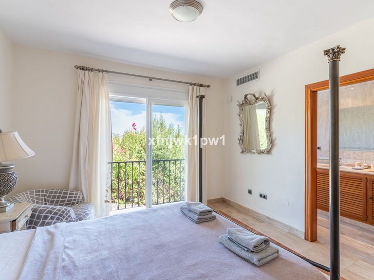 Villa for Sale in Benahavís, Malaga 32