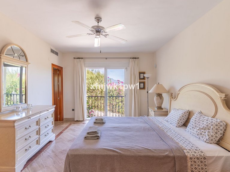 Villa for Sale in Benahavís, Malaga 36