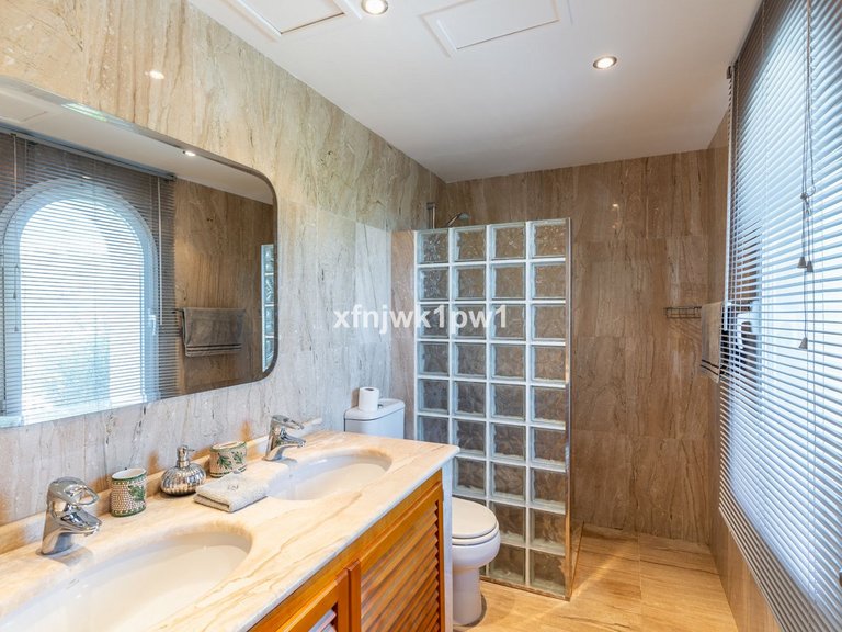 Villa for Sale in Benahavís, Malaga 37